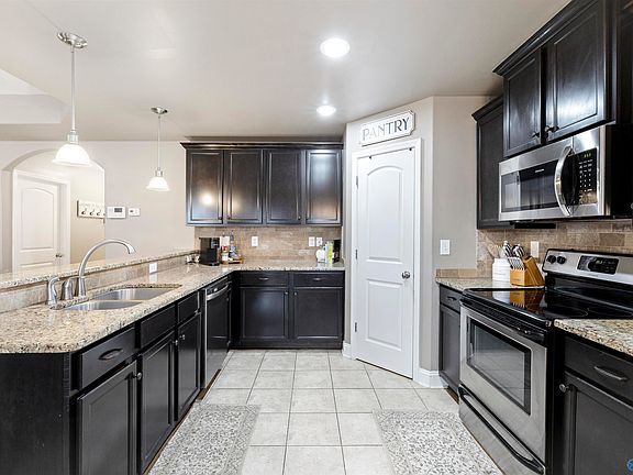 5th image of 60 Weeping Willow Ln