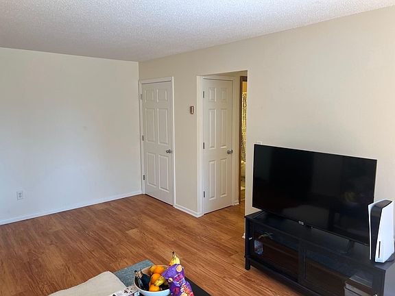 3rd image of 1029 Raymond Ave #9-12