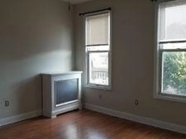 220 Jane Street image 12 of 13