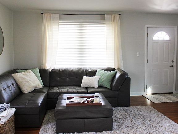 2nd image of 3551 Harrow Ave #1