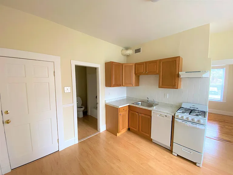 57 Bishop Allen Dr #1F — Photo 4