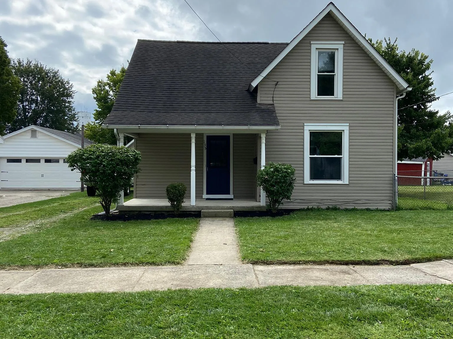 3 bed, 1390 sqft, $1,800 — Photo 1