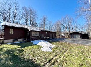 208 Dutch Ridge Rd, Oswego, NY 13126