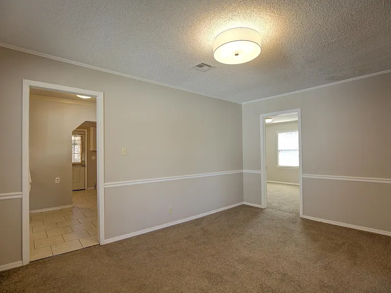 1325 S Delaware Ave — Photo 3