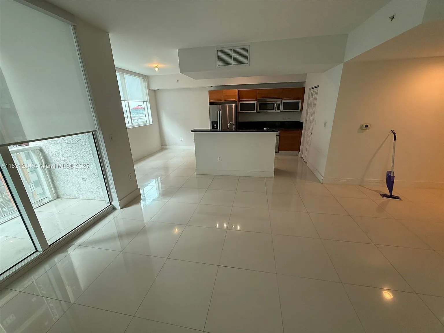 Vizcayne North Condo — Photo 3