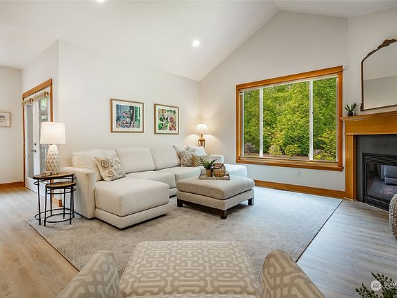 4th image of 9015 Gleneagle Drive