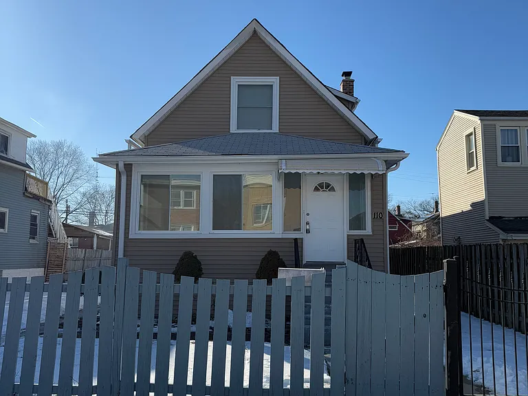 110 N 17th Ave #1 — Photo 1