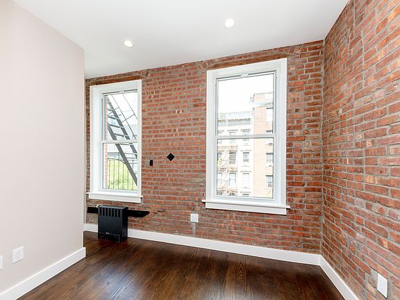 2nd image of 70 Carmine St #2