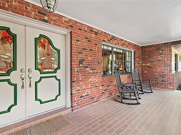 4th image of 1740 Moss Ct
