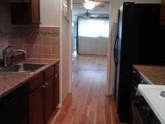 3 bed, 1000 sqft, $2,150 — Photo 3