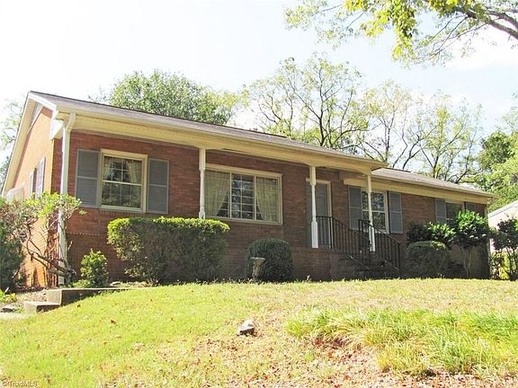 2nd image of 1017 Benjamin Pkwy