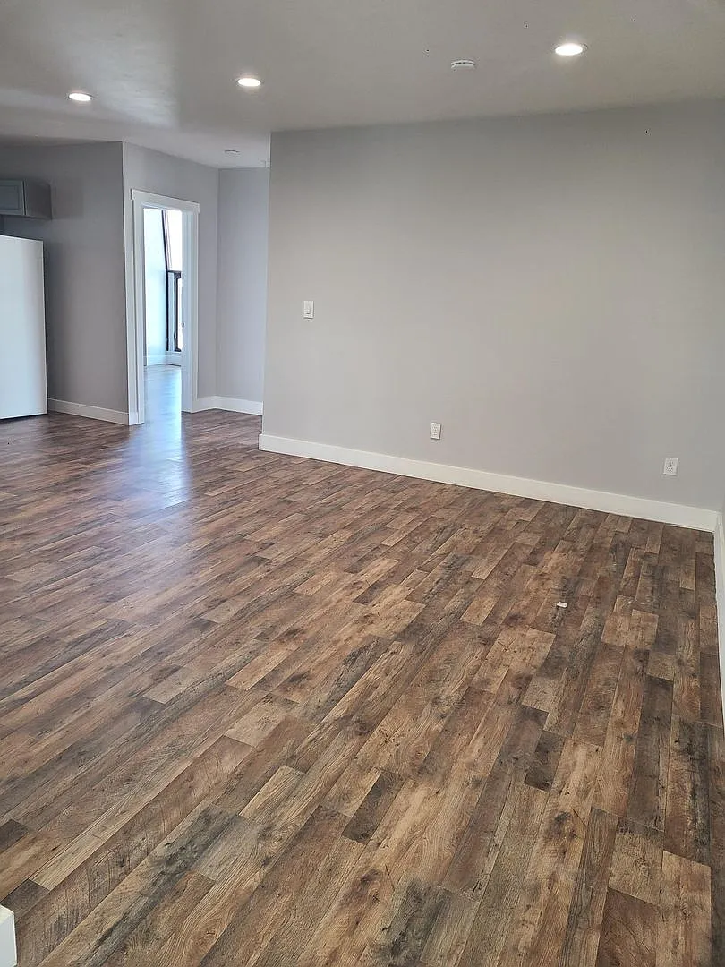 17th St 6 Plex — Photo 2