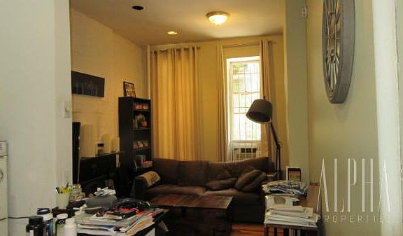 2nd image of 514 Hudson St Frnt 1