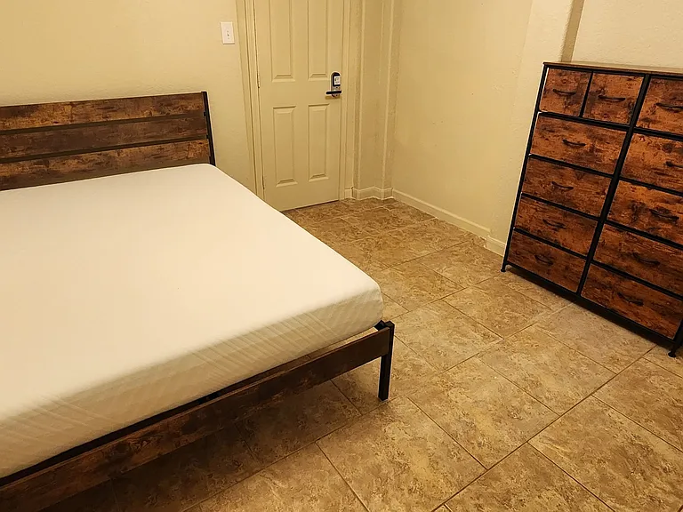 3702 Harper Ct — Photo 3