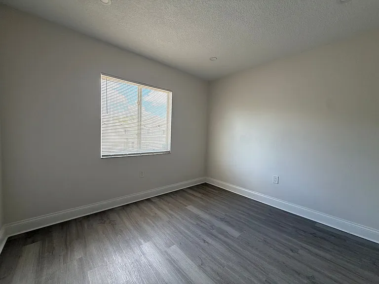 4105 Waterside Island Ct — Photo 9