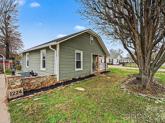 3rd image of 1224 Pump Station Rd