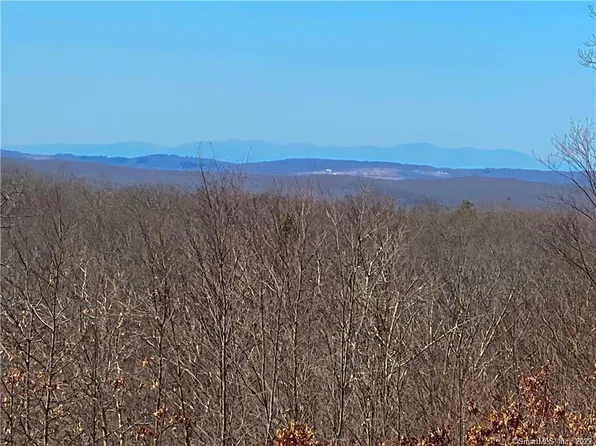 4-5 Mount Mauwee Lane, Kent, CT 06757