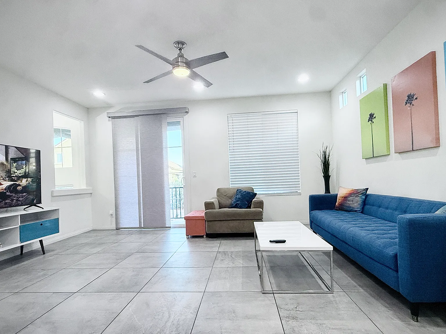 3 bed, 2100 sqft, $2,349 — Photo 1