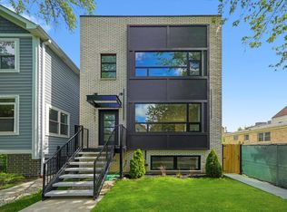 3027 N Elbridge Ave, Chicago, IL 60618