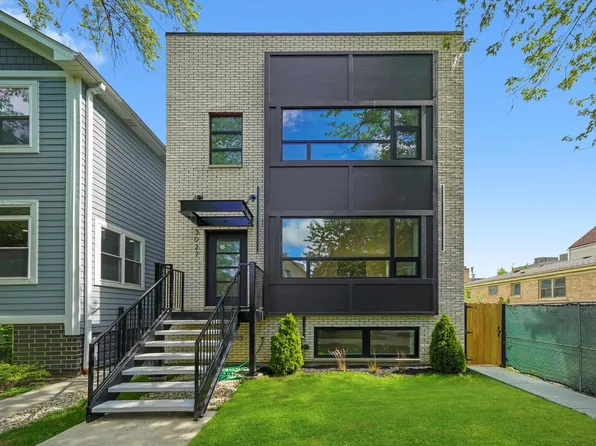3027 N Elbridge Ave, Chicago, IL 60618