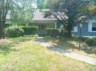 27 Monsey Heights Rd, Airmont, NY 10952