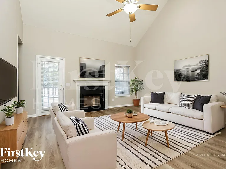 105 Lisa Cir — Photo 4