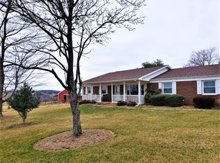 2161 Skyway Dr, Moneta, VA 24121