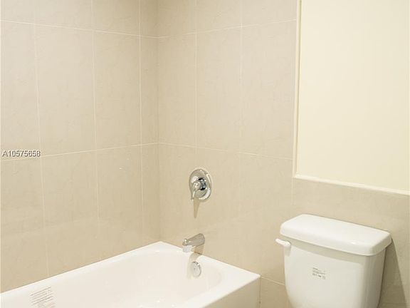 4th image of 5811 Lincoln St #A-b