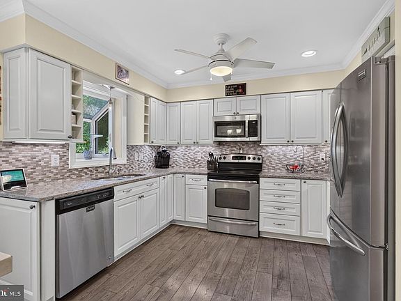 3rd image of 5324 Nightshade Ct