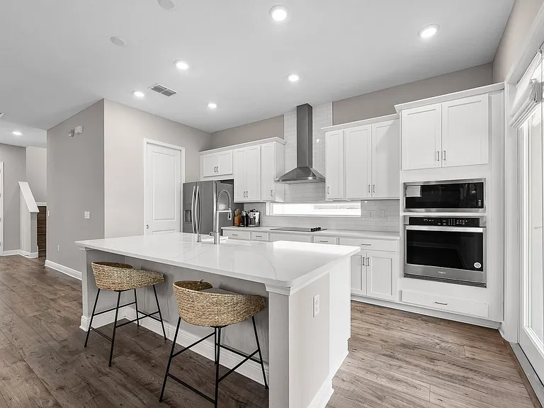 10129 Pearson Ave — Photo 3