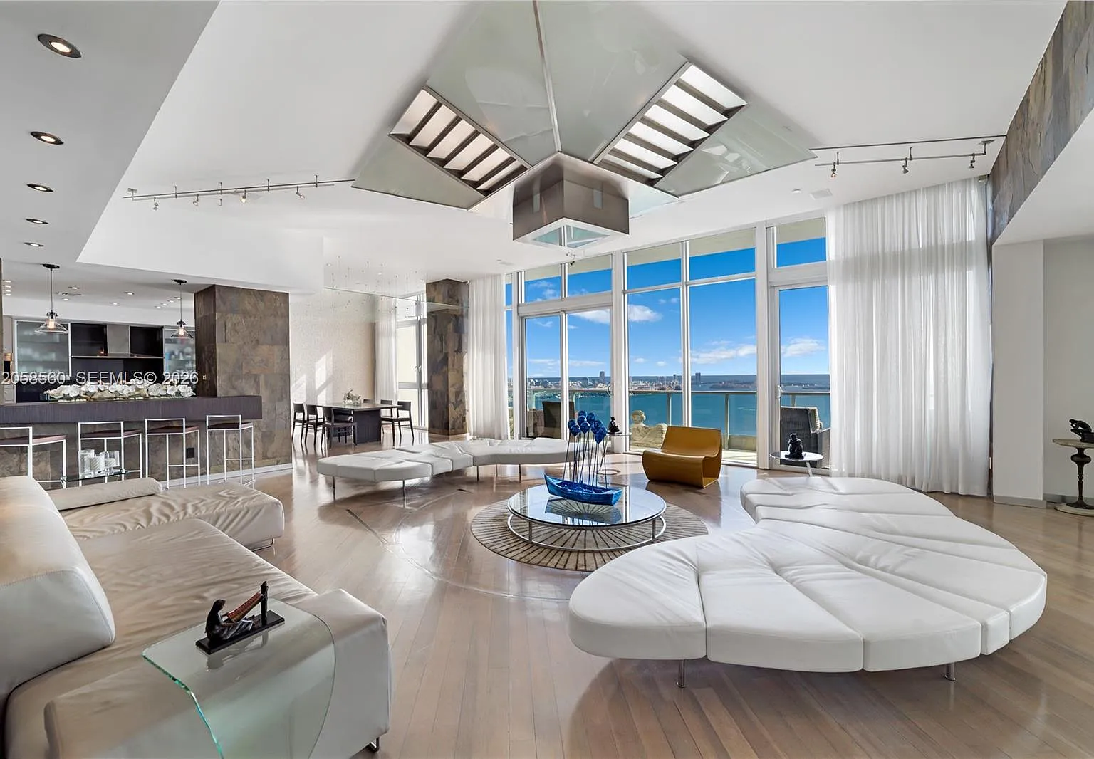 Jade Residences At Bricke — Photo 1