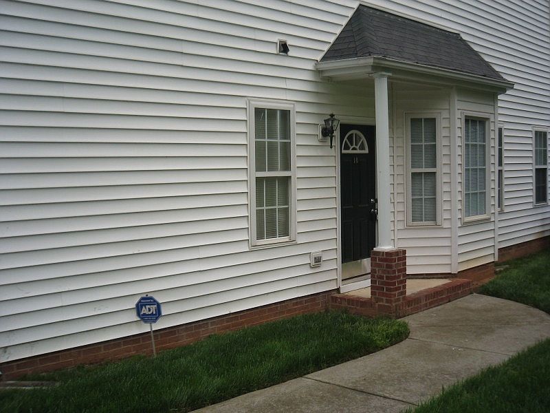 1st image of 18 Moorefield Ct