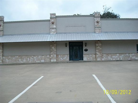 2nd image of 305 N Collegiate Dr