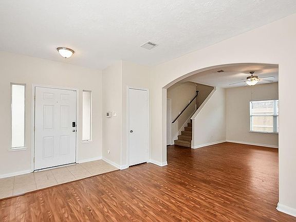 2nd image of 1014 Vernage Rd