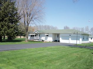 774 Lincoln Hwy, Bourbon, IN 46504
