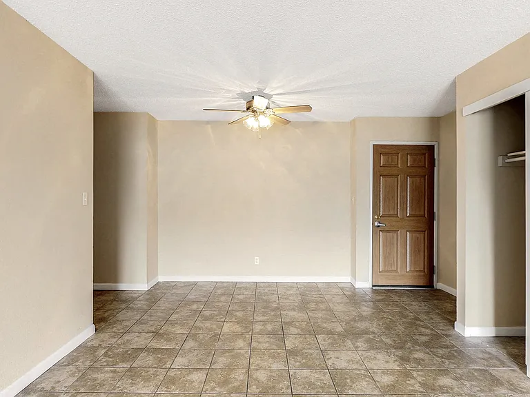 Oak Valley Apartments — Photo 76