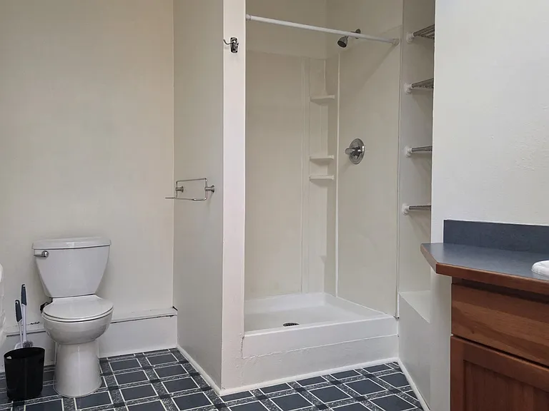 206 E Grand Ave #2 — Photo 7