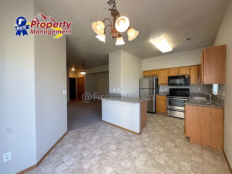 1951 E Wilson Ln #B — Photo 5