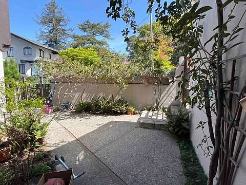 2nd image of 34 Oak Ridge Rd