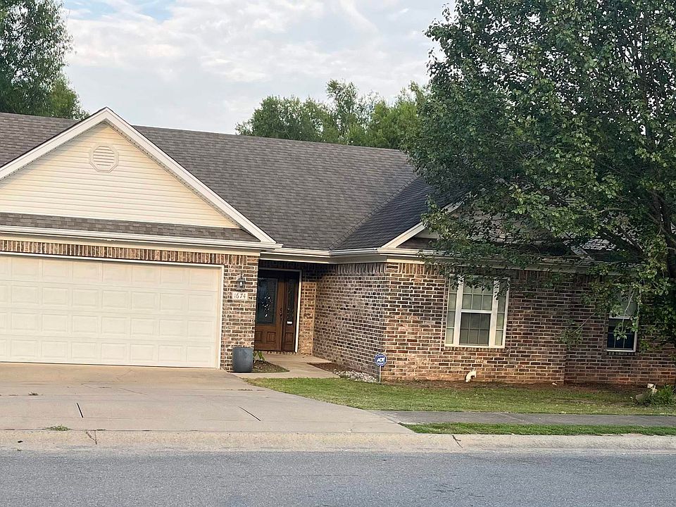 1st image of 1674 White Oak Cir