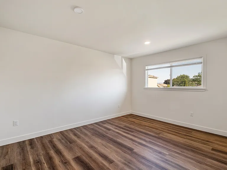 2x1 R Bedroom
