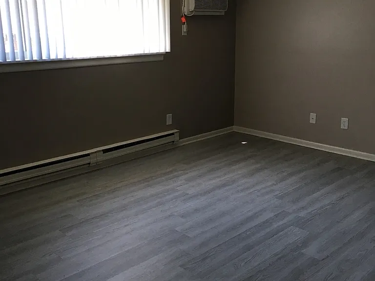 Stoney Creek Apartments — Photo 54