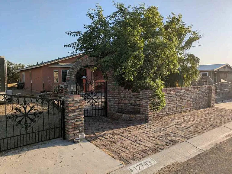 12793 E 45th Dr — Photo 4