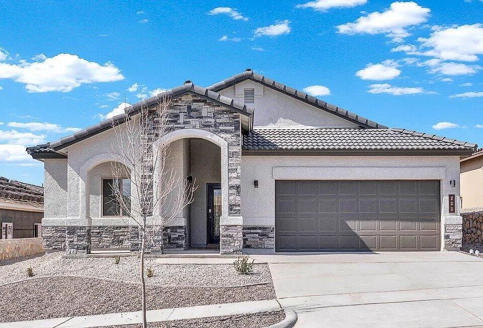 1st image of 700 Paseo Dulce Ave