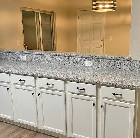 140 N Sheridan Ave #104 — Photo 5