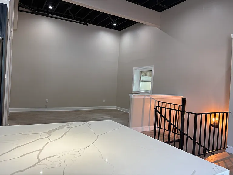 110 Railroad Ave #6 — Photo 8