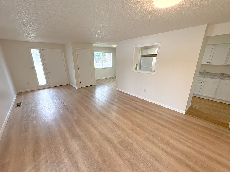 4195 Bristol Court — Photo 4