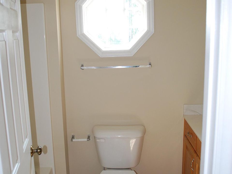 Upstairs Bathroom 