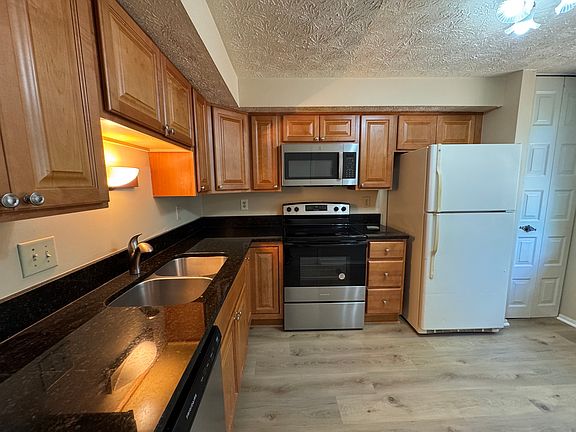 4th image of 10303 Granite Creek Ln