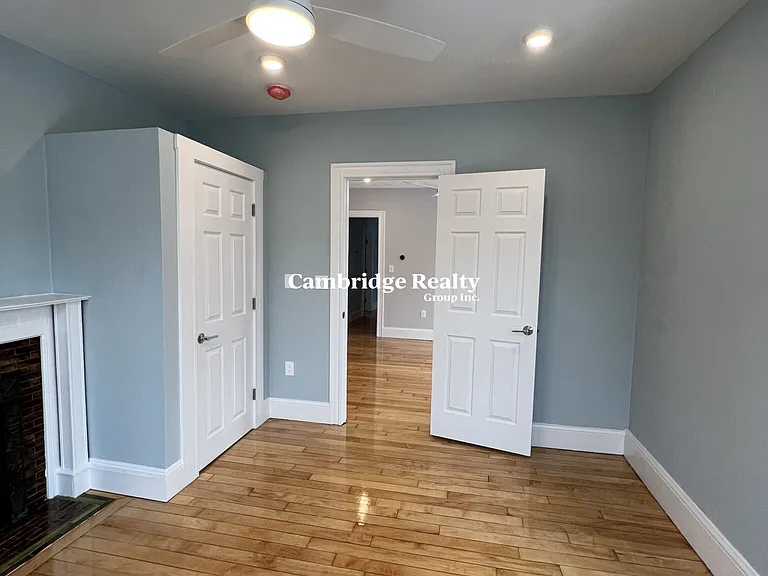 11 Burnham St #2T — Photo 9